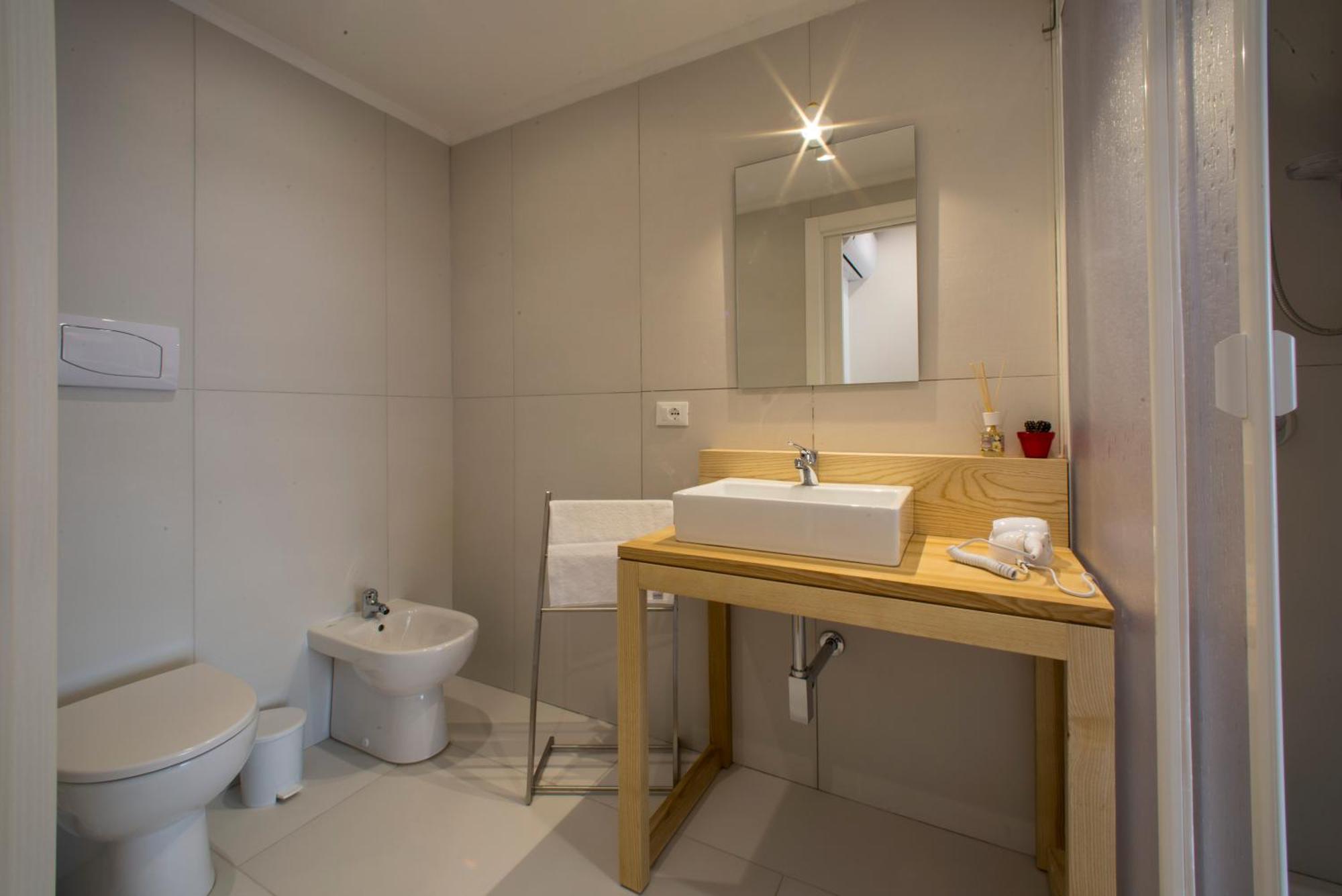 טרפאני Tramura Guest House מראה חיצוני תמונה