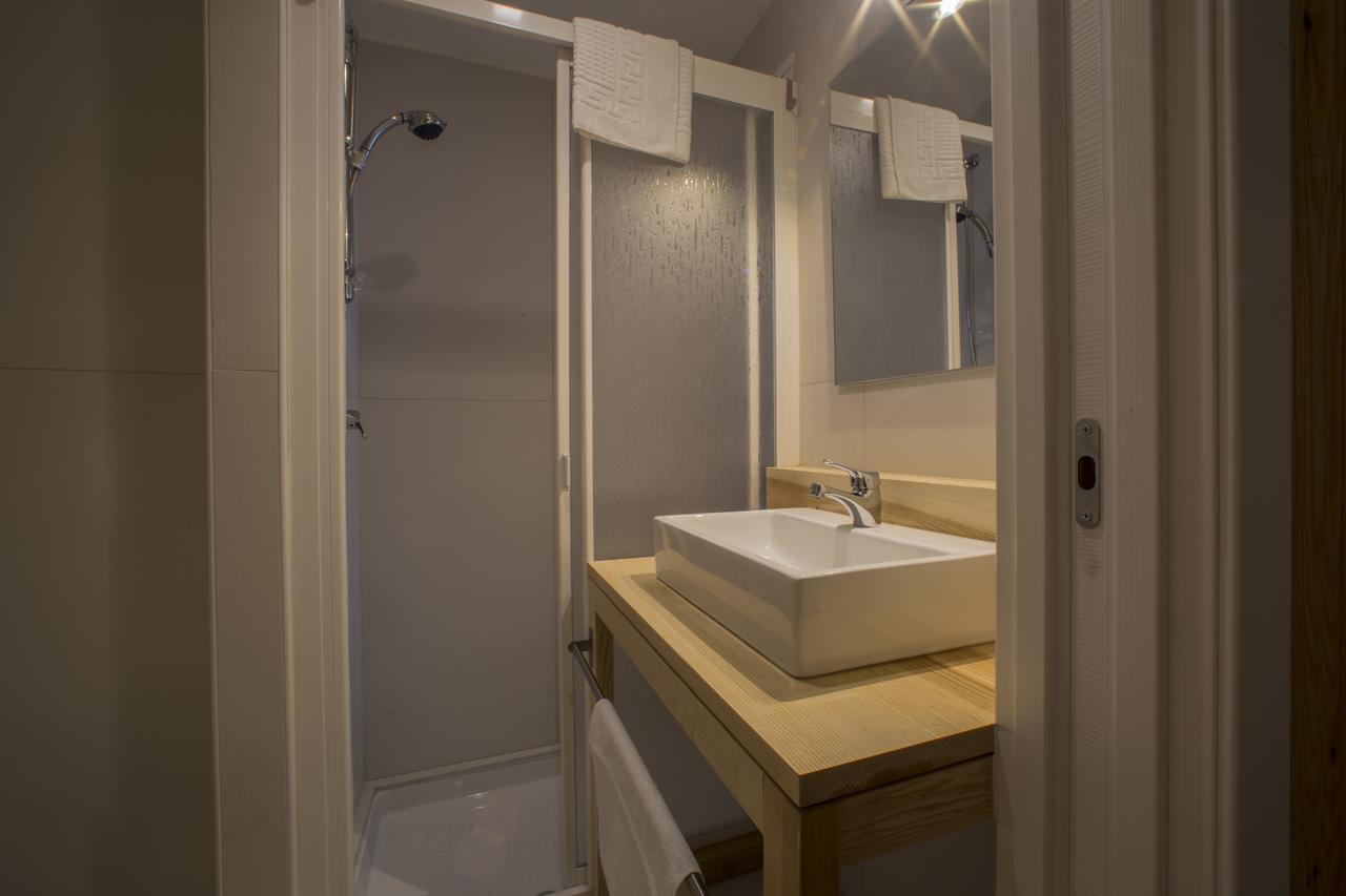 טרפאני Tramura Guest House מראה חיצוני תמונה